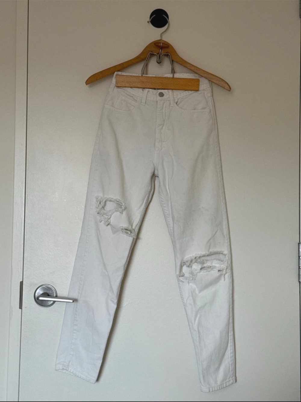 Guess White High-Rise Distressed Jeans